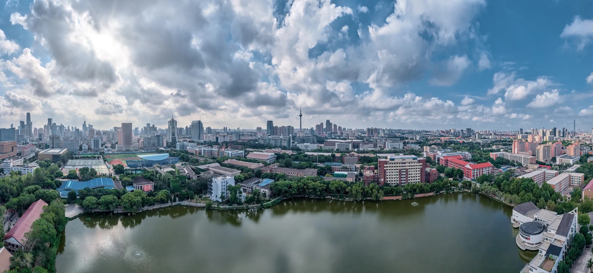 天大青年湖全景